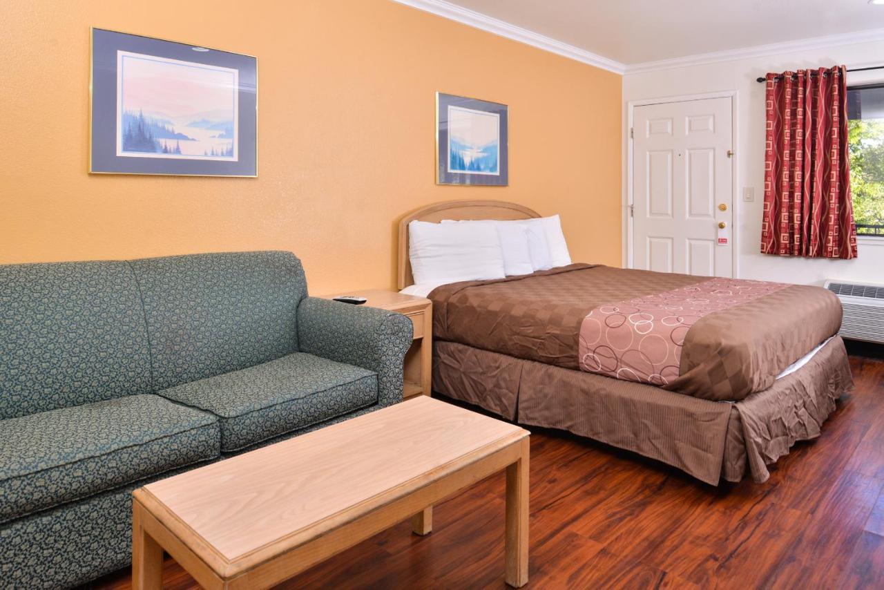 Americas Best Value Inn And Suites Clearlake Esterno foto