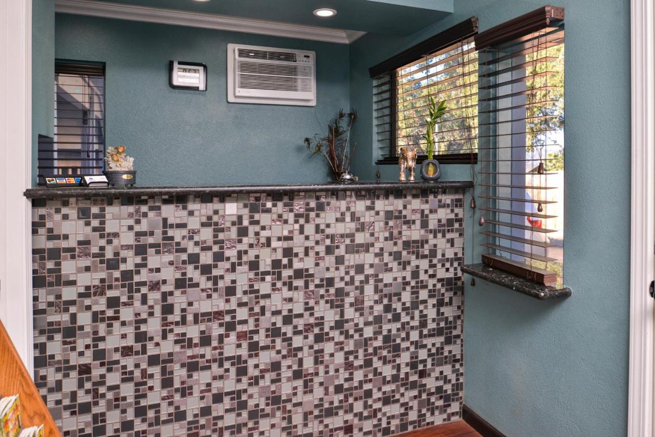 Americas Best Value Inn And Suites Clearlake Esterno foto